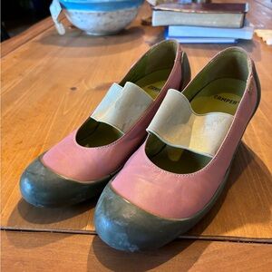 Camper womens leather and rubber sole pump shoes pink/green 38 7.5